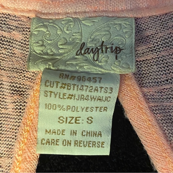 Daytrip Neon Pink Blouse Tank Size Small - Picture 3 of 3